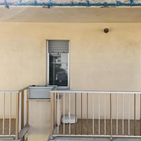 Appartamento Trilocale Centro Fronte Mare - M223 *