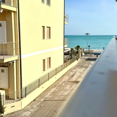 Appartamento Trilocale Centro Fronte Mare - M223