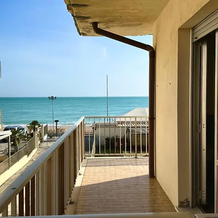 Trilocale Centro Fronte Mare - M223 Appartamento